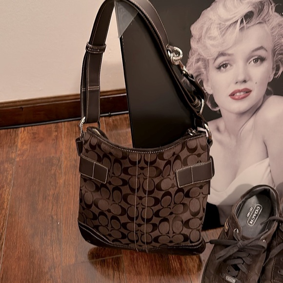 Coach Carly Hobo handbag - Picture 2 of 4